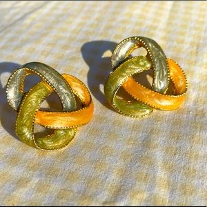 VINTAGE EARRINGS 💚